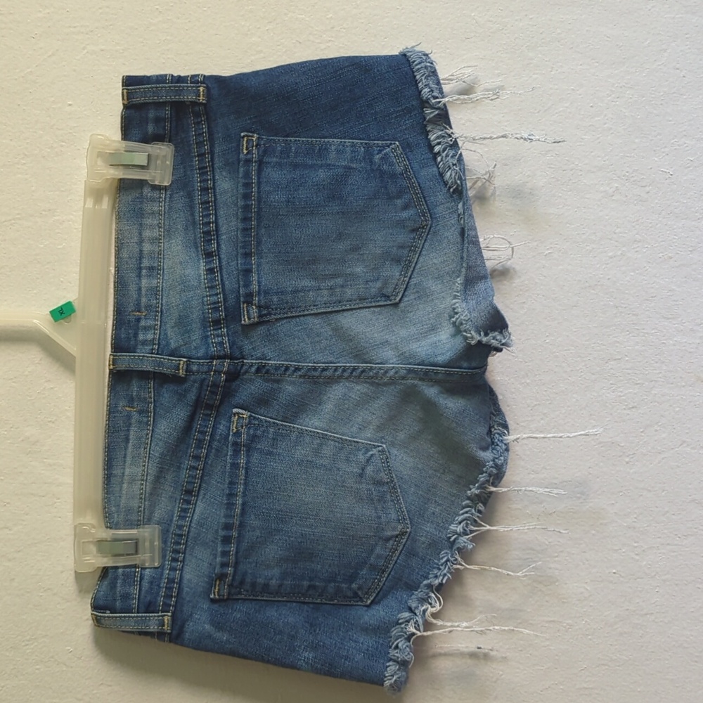 Shorts - Picture 2 of 4